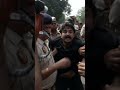 दिल्ली: पुलिस ने सैकड़ों प्रदर्शनकारियों को किया डिटेन [protesters detained near Delhi's Red Fort]