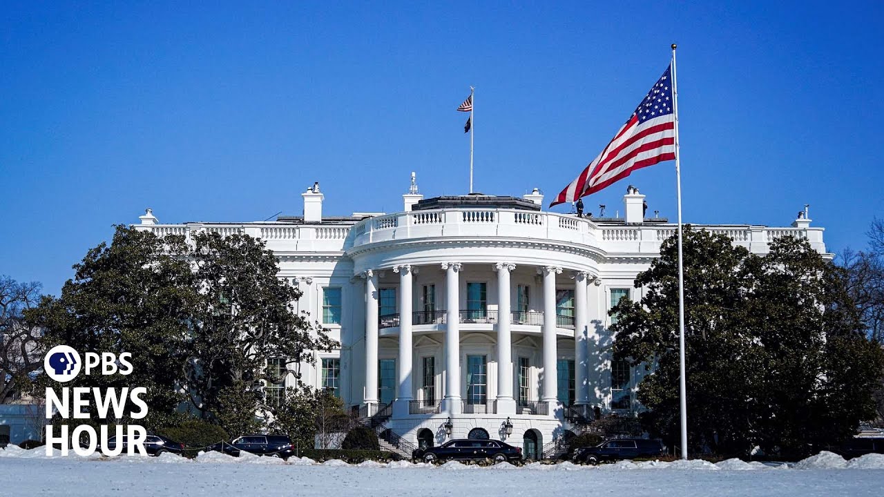 News Wrap: Trump’s racist social media post about the Obamas draws backlash