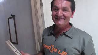 Da superior porta como parte a raspar