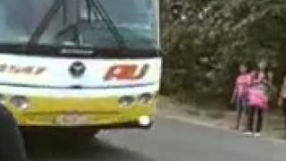 Autobuses Au Le Hacen La Parada Y Lo Engañan