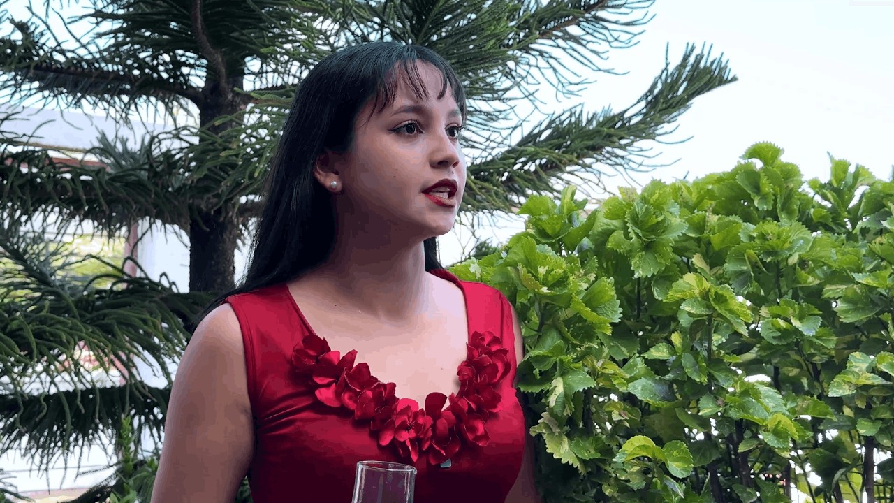 Llega a casa de su futuro esposo y trato muy mal a la empleada sin saber quien era ella