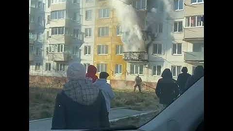 На пожаре в посёлке Новом погиб человек – 25 жильцов дома эвакуировали