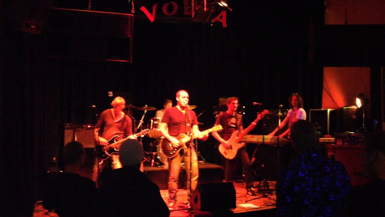 Code Red - Liqueur Rain live (at Volta Amsterdam)