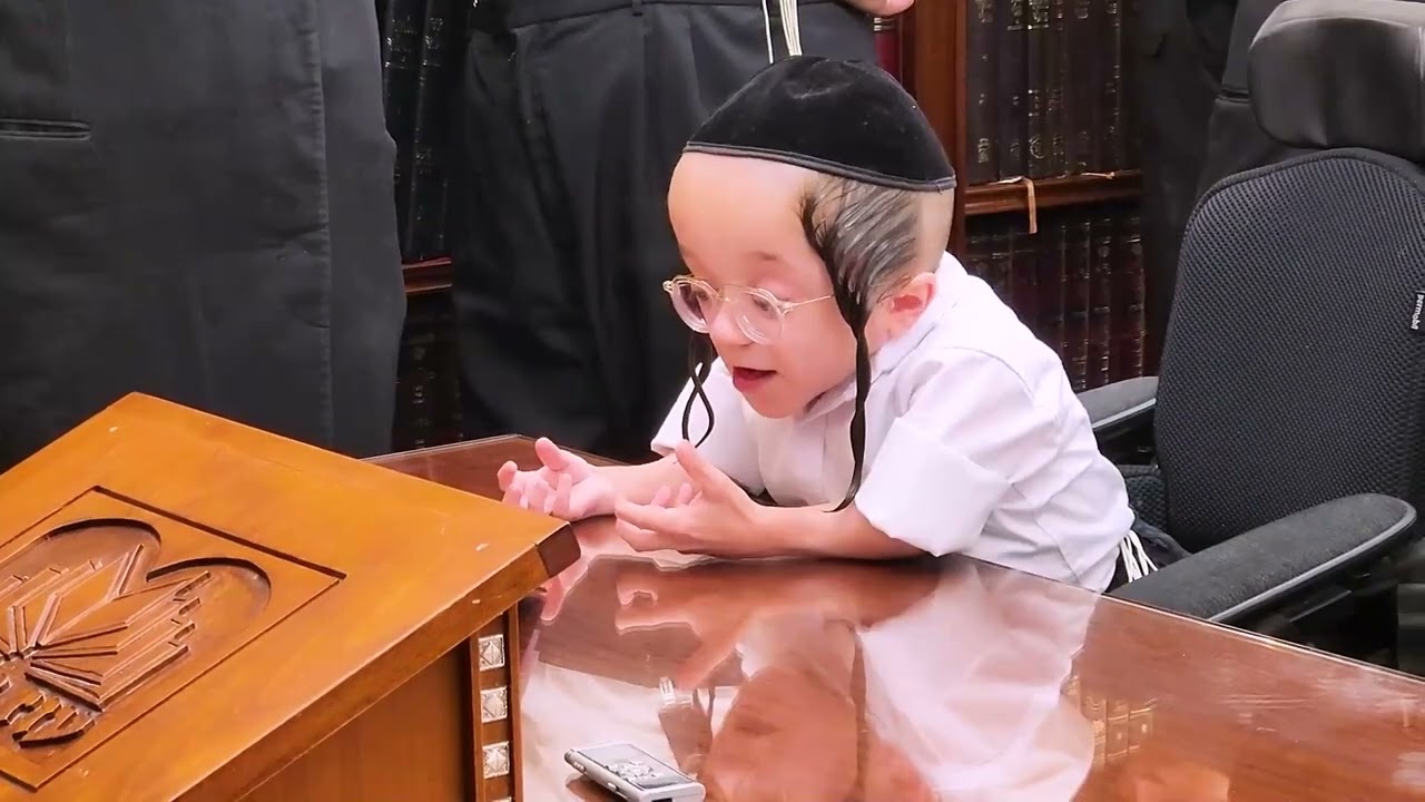 תיעוד מיוחד של הילד המרגש "חזקי טורנהיים" בעת הזמנת מורינו לשמחת הבר מצווה