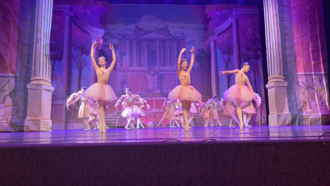 Valsa das flores da bela adormecida  curso de férias 2023 ballet Adriana assaf