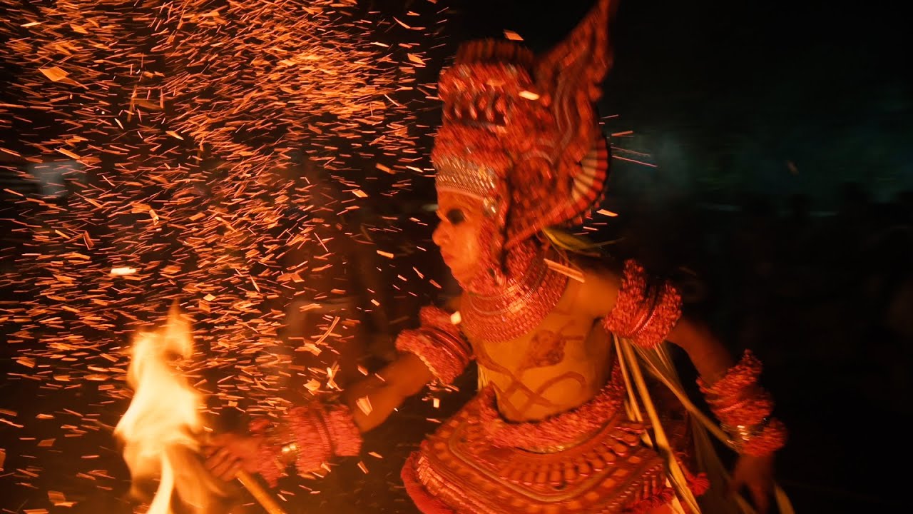 Kandanar Kelan Vellattam  Theyyam  Sree Thondachan Devastanam Thrikaripur Kadappuram