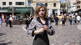 Ένα αστείο κορίτσι στη LiFO