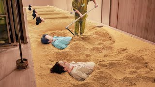 Strange Way They Bathe Inside Hot Volcanic Sand in Japan