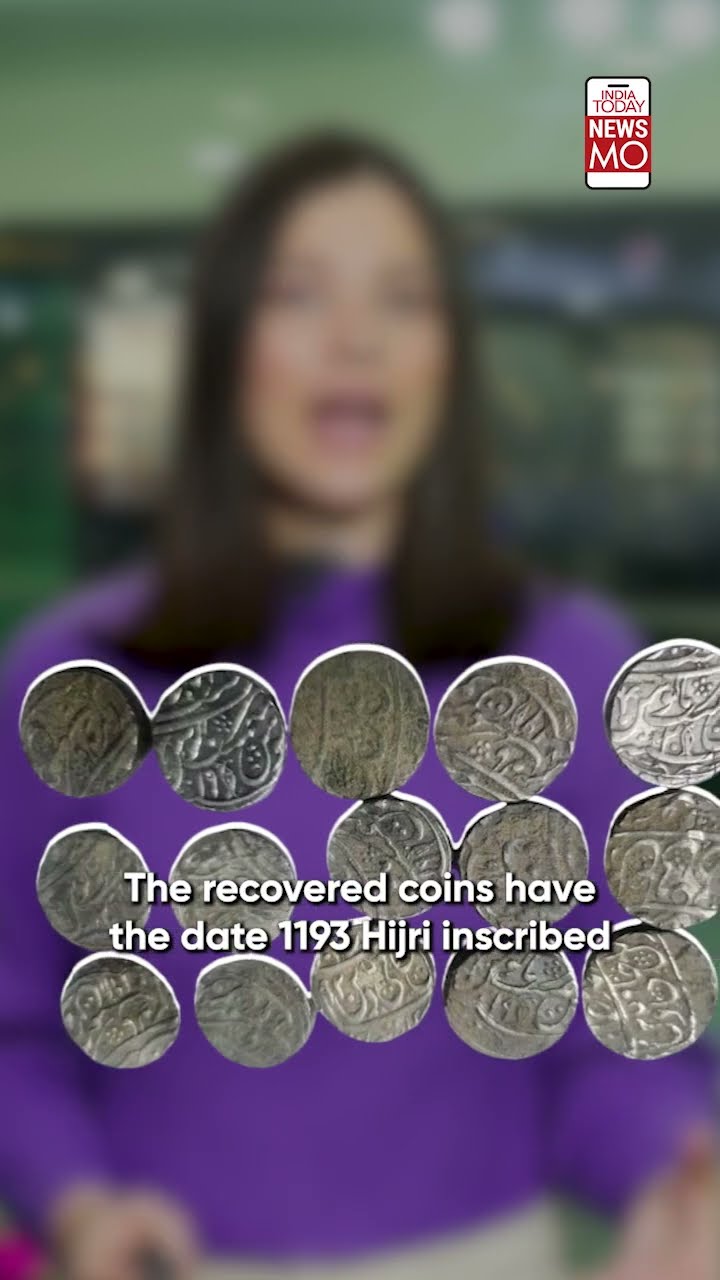 Mughal Era Coins Found In A Pot During Excavation In The Cemetery | NewsMo