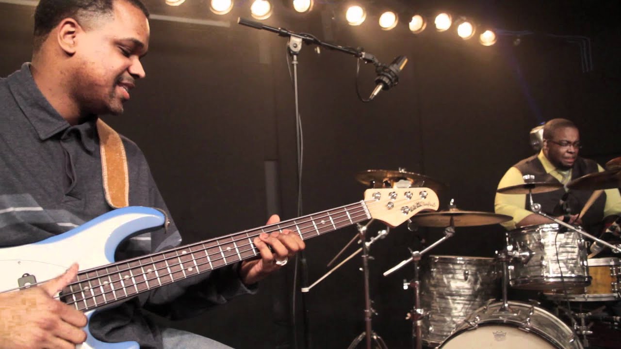 Mark A Walker demos the new Ernie Ball Cobalt Bass Strings Part 1