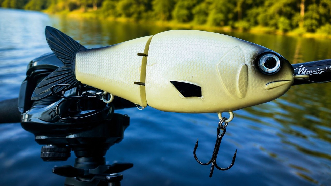 GIANT Glide Bait Kept Catching MASSIVE Bass