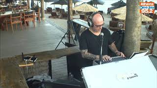 H Durex και ο 95.2 Athens DeeJay γιορτάζoυν 90 χρόνια επιτυχίες live από το Varkiza Resort!