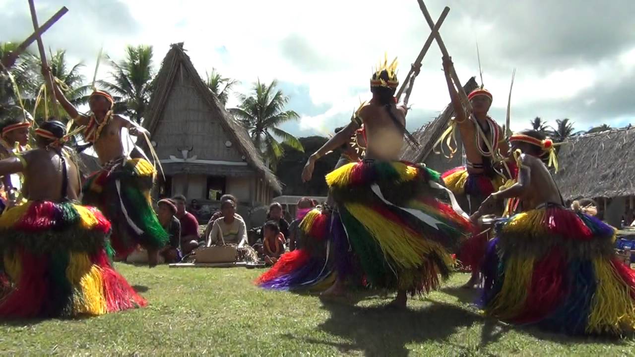 Yapese Dance Titinyar Part 16/21 - YouTube