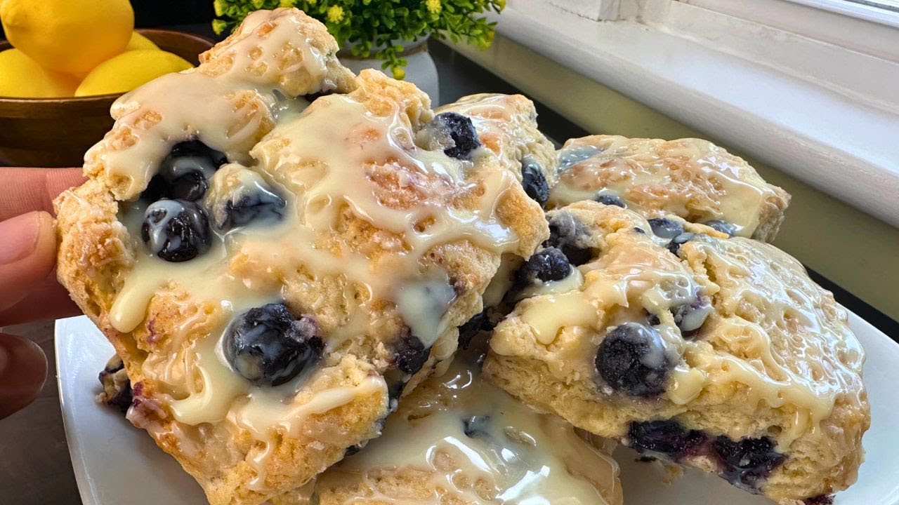 Bojangles who?! These are the BEST Blueberry Biscuits🔥