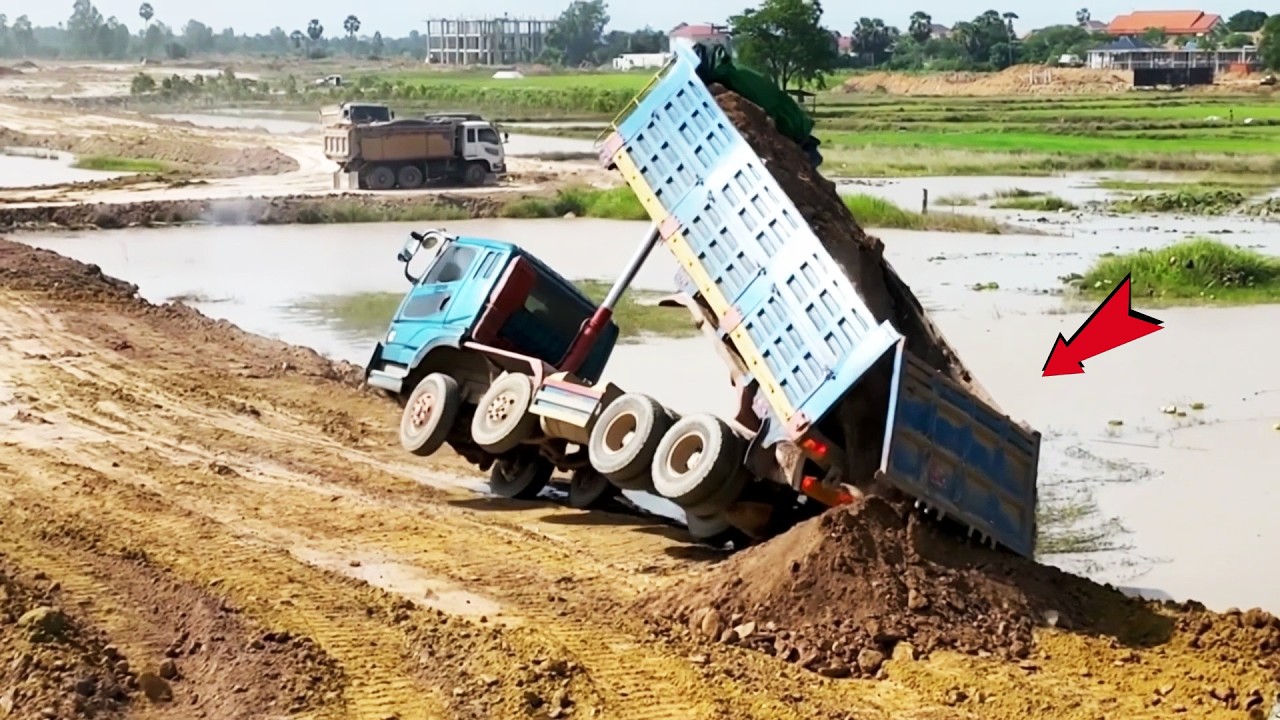 WTF!! Unconsciously Truck Dumping Gone Wrong Bulldozer KOMATSU Building New Road, More Truck Deliver