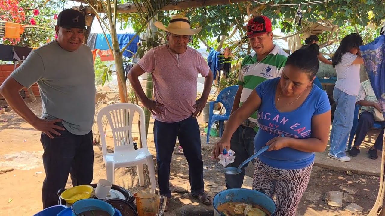 MI CUÑADA ASI PREPARO EL CALDO DE IGUANA CON CAMRONES Y VERDURAS SALIO MUY RICO