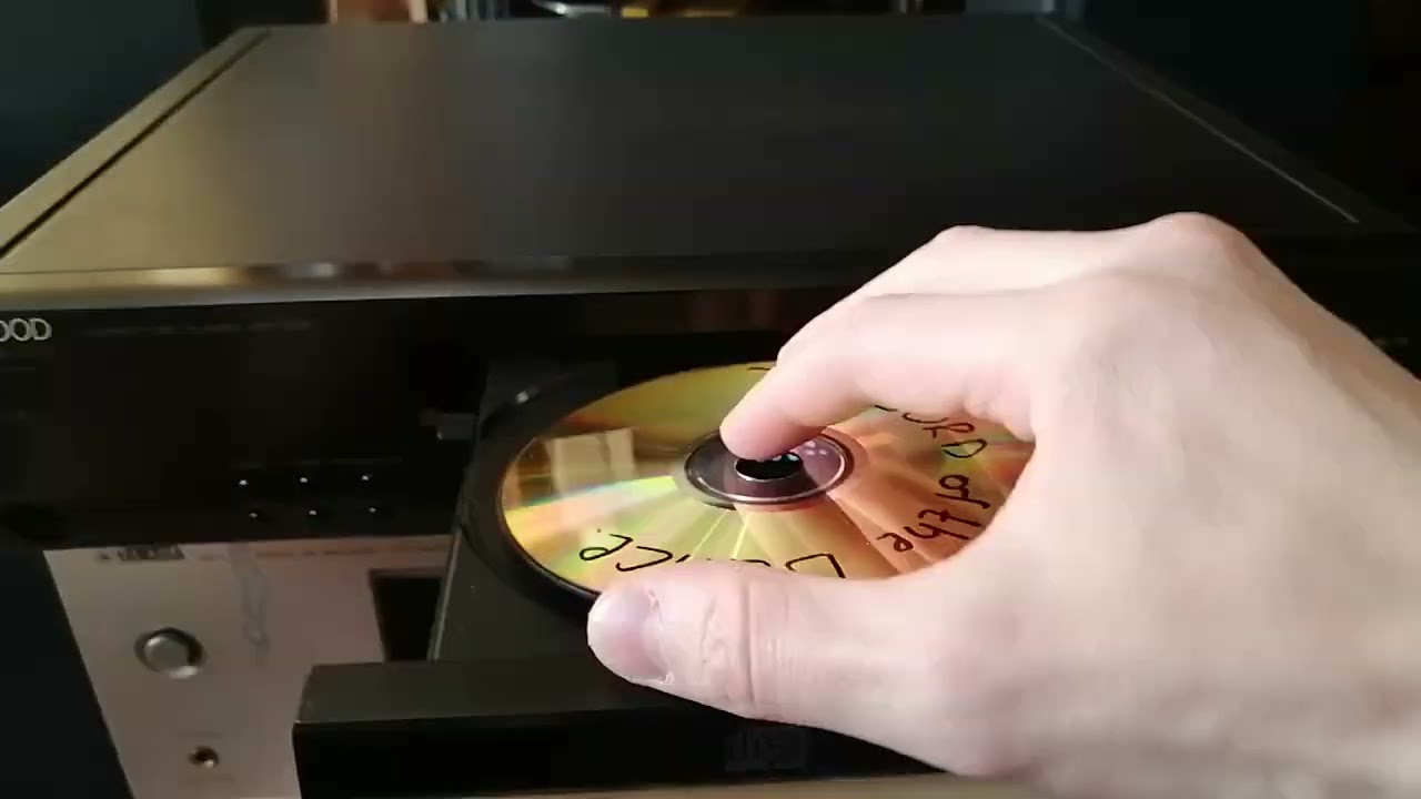 Kenwood DPF-3030 - YouTube