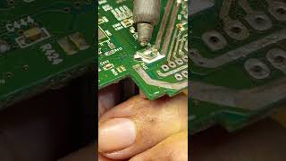Remove Electrolyte Capacitor 2200Uf 25Vhold & Pull By Fingers