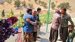 Download Lagu Building Walls, Sharing Resources \u0026 Unspoken Sorrows – A Day with Salahadin’s Family\ MP3 Download Lagu Building Walls, Sharing Resources \u0026 Unspoken Sorrows – A Day with Salahadin’s Family\ MP3