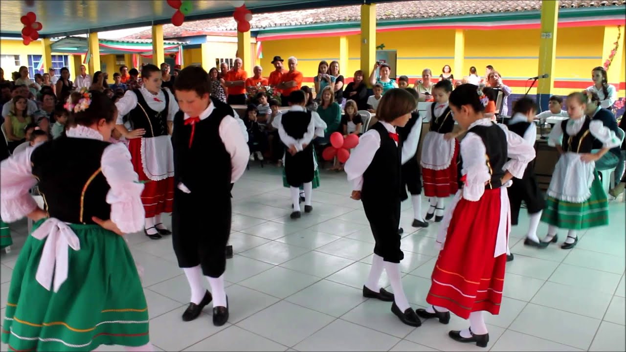 roupa tipica italiana infantil