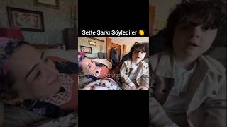 Uzak Şehir Setinde Şarkı Söylediler / Zeynep Kankonde ve Kuzey Gezer
