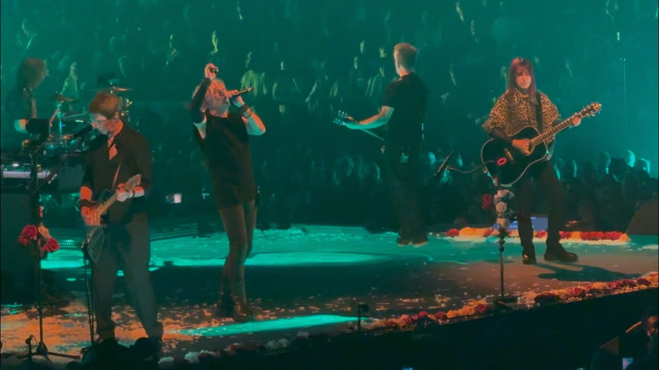 Indochine with Lou Sirkis - Atomic Sky (Live Arena Tour at Accor Arena, Paris 27/02/2026)