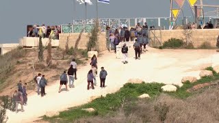 Israelis living close to Gaza border watch as Palestinians return to whats left of their homes