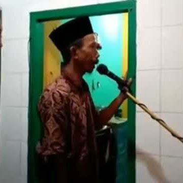 Viral bapak ini bangunin sahur warganya dengan ngegas