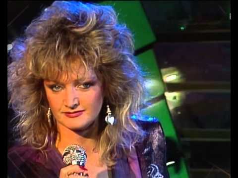 Bonnie Tyler Loving You S A Dirty Job WWF Club 1986 01 10 