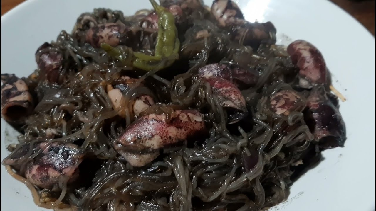 Adobong Pusit ba o Pancit Negro!!!..kahit Ano pa yan,Masarap pong Tunay..