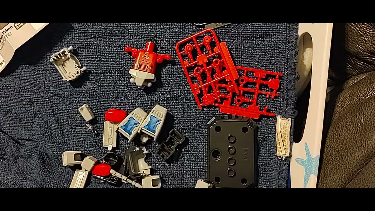 Обзор фигурки Transformers Blockees Prowl 