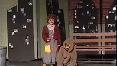 Ariana Grande 8 years old debut in Annie as Annie singing "Tomorrow" with Interviews