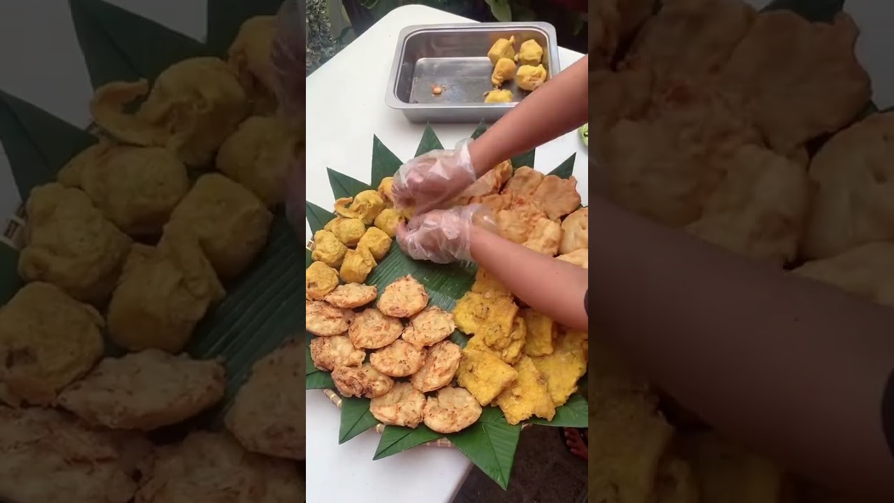 Gini nih cara menata gorengan buat dijadii hampers 