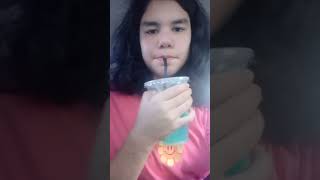 Celebrity drinking some blue lemonade!👩🏻🥤🔵🍋 Profile
