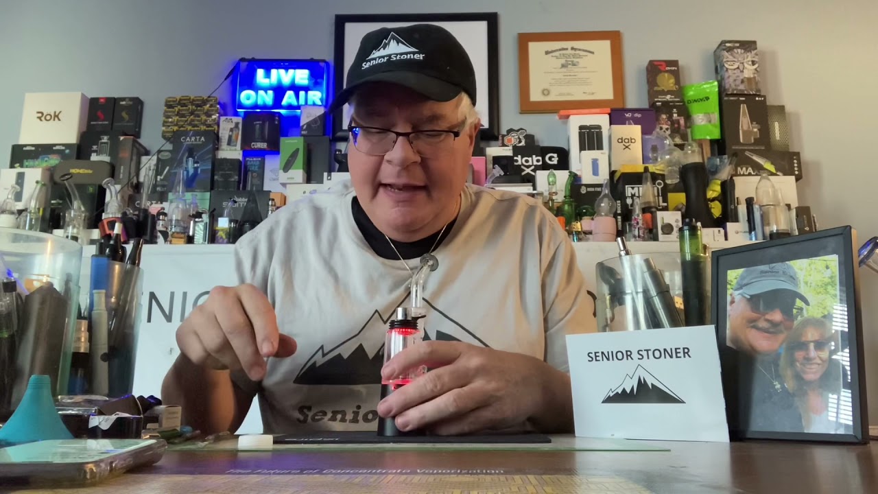 XVAPE VISTA MINI 2 UNBOXING FIRST IMPRESSIONS AND DEMO W WIRELESS CHARGING FITS IN HAND OR DESKTOP