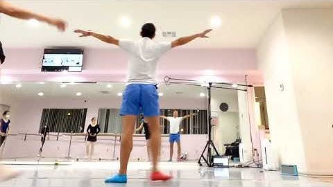 Ballet tips for Sissonne Coupé Assemblé