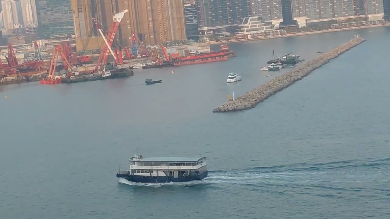 Ganda dito tabing dagat kami mismo. 😍😊