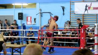 Muay Thai Dams: Premier combat de Maecky.