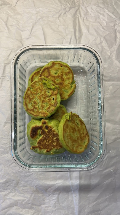 Avocado pancakes for the baby 💚#babyrecipes #avocado #babyfood