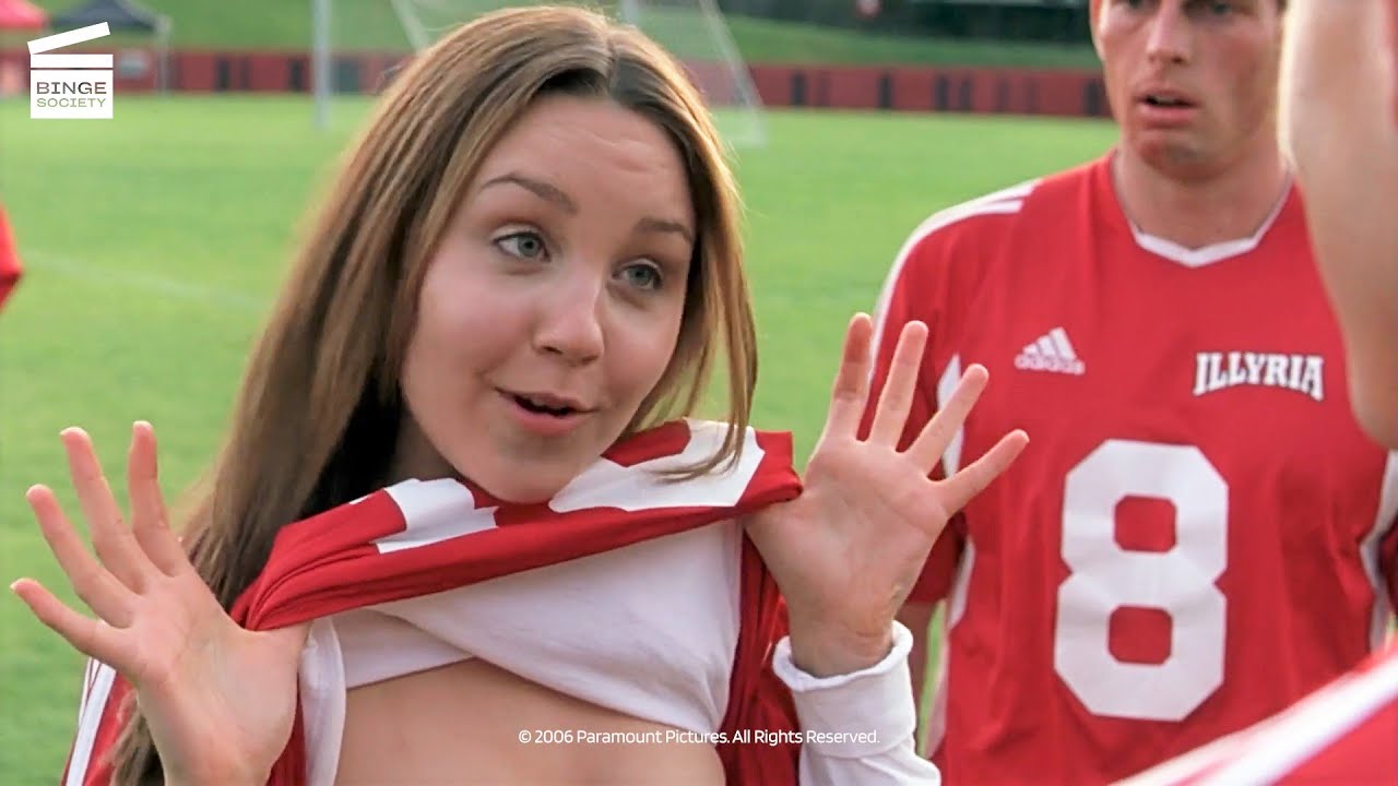 Amanda bynes shes the man boobs