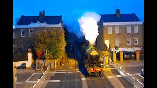 61306 Mayflower steaming around the London Suburbs with final Santa Steam Express of 2021.