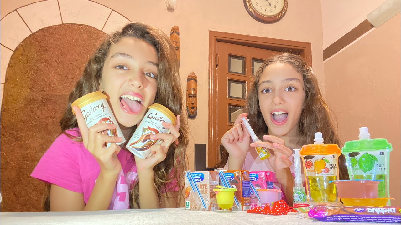 اليوم دقنا اطعمة كتير غريبة و بآخر الفيديو عملنا شيئ كتييير غريب و حلو 