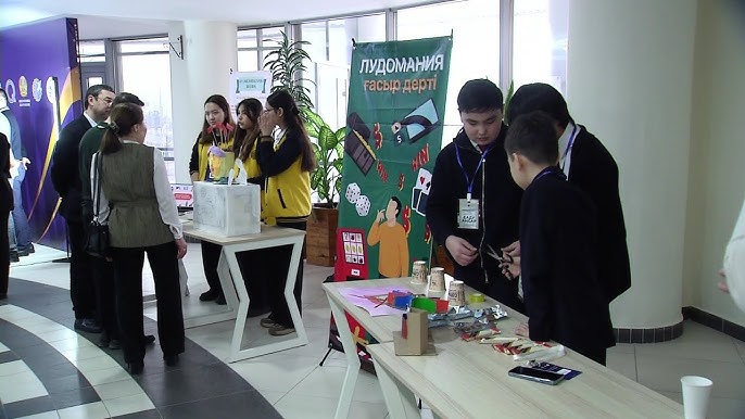 Ересек әйелдердің порнографиялық фотосуреттері