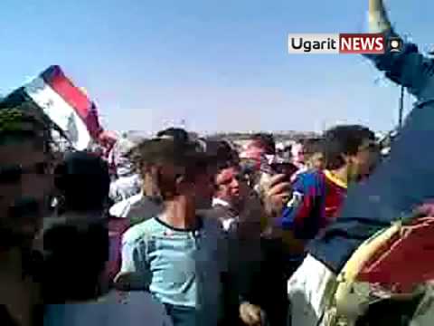 أوغاريت   أهالي تلمنس إدلب يستقبلون بشار الأسد بالفرح والتكبيرات 10 6 2011