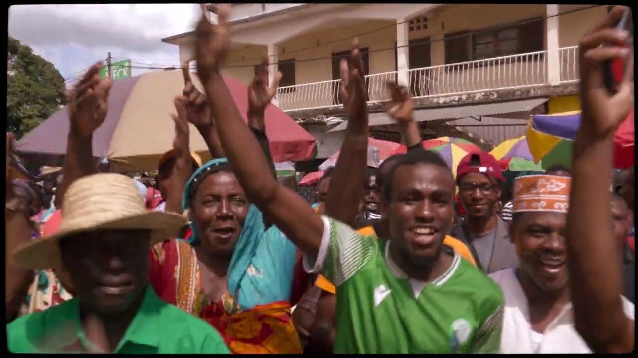 Sakis Bomze Feat Soubi 