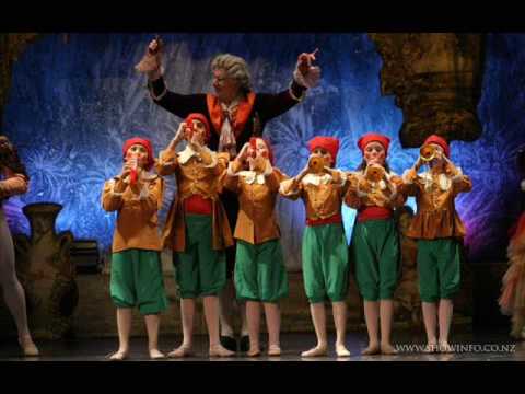 07.Tchaikovsky, Suite da "Lo Schiaccianoci" - Danza degli zufoli - YouTube