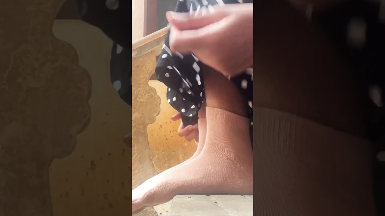 |Best way to Protect Feet from Getting Tanned in Sun☀️|Amazon Finds🫶🏻|Priya Karan❤️ 