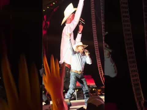 Cody Johnson [with Jay Buchanan] “Rabbit Gets The Gun” (Stagecoach 2026) 