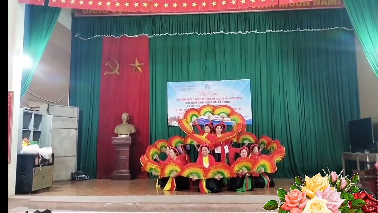 Múa chèo xếp hình 8/3