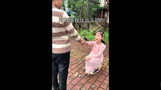 نجار بدرجة فنان يساعد فى ادخال السرور بصناعاتة اليدوية ممتع شاهد واحكم بنفسك